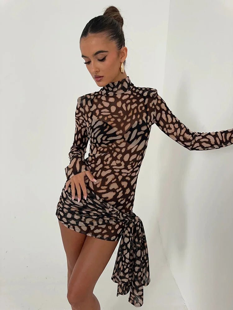 Animal-Print-Kleid mit hohem Kragen und Drapierung
