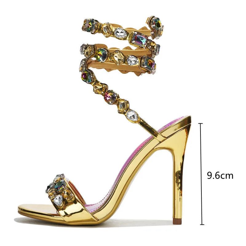 Crystal Luxe Heels – Sandalen mit funkelndem Knöchelriemen