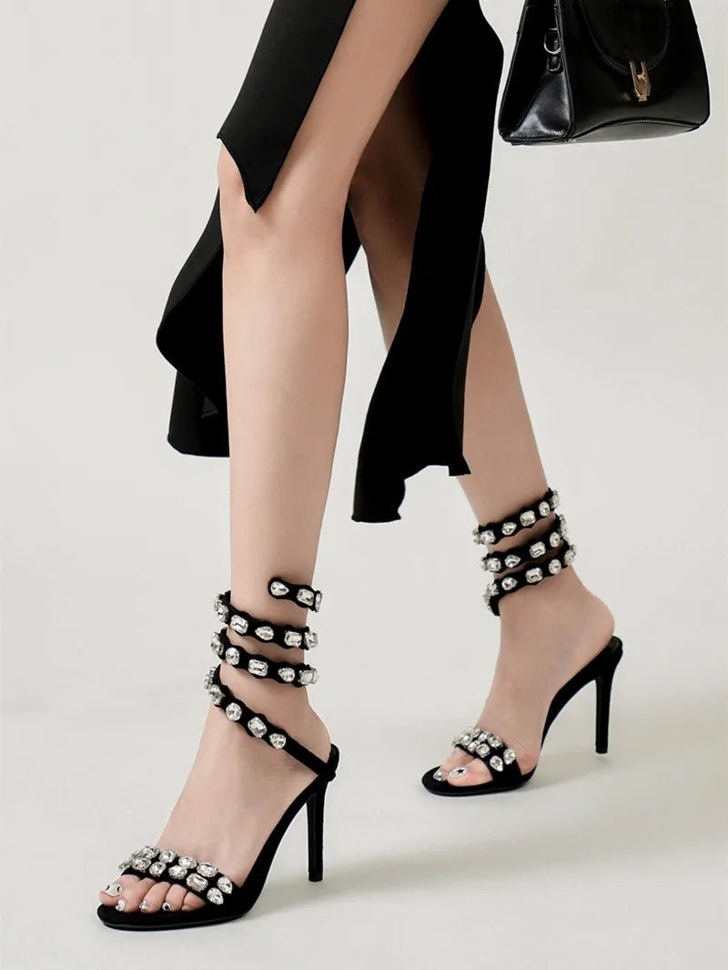 Crystal Luxe Heels – Sandalen mit funkelndem Knöchelriemen