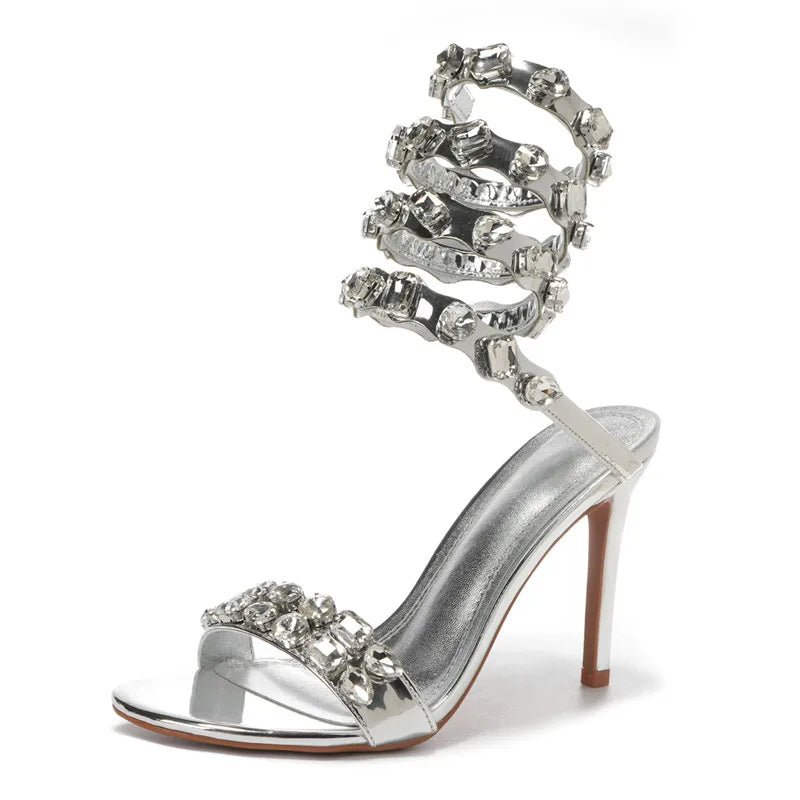 Crystal Luxe Heels – Sandalen mit funkelndem Knöchelriemen