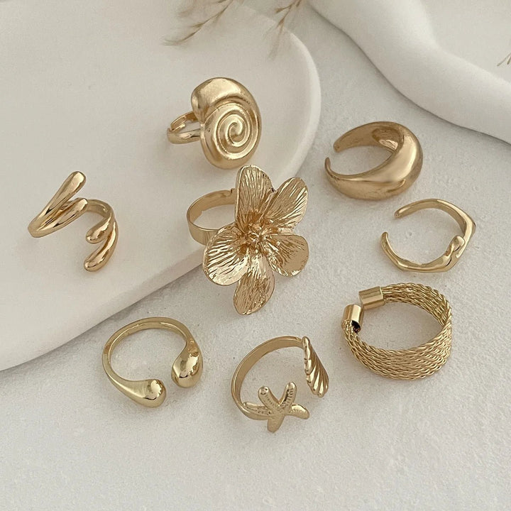 Goldene Ringe im Set – 8-teilig | Handveredelter Statement-Schmuck für unvergessliche Momente