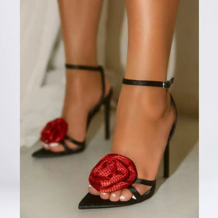 Stiletto High Heels mit roter Rosenapplikation